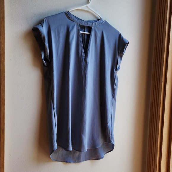 Express Gray/Blue Cap Sleeve Blouse Size Medium - Picture 4 of 16